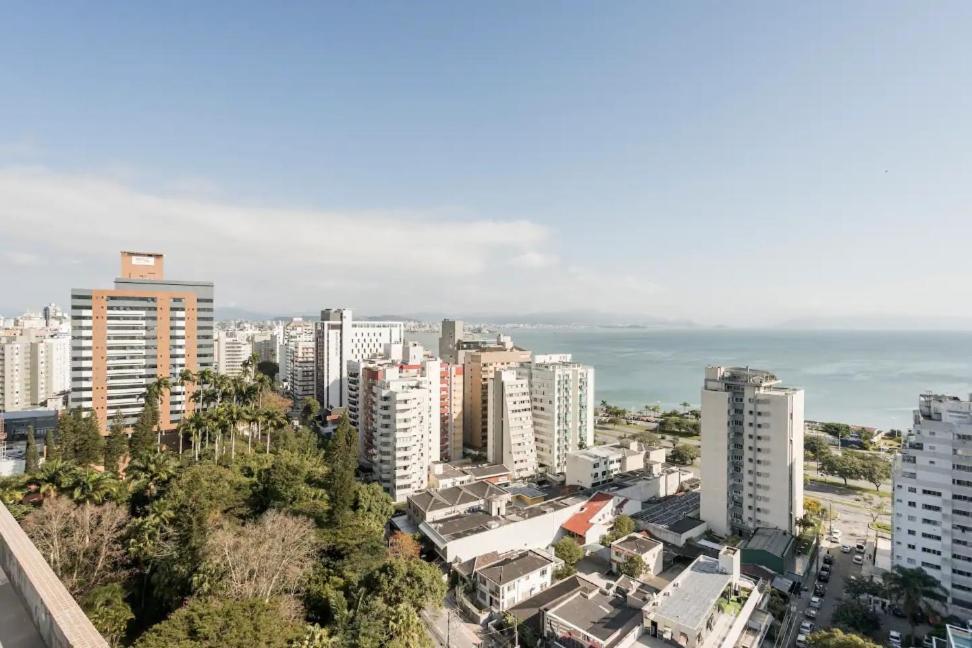 شقة Florianópolis  في Apto Na Beiramar Com Estilo المظهر الخارجي الصورة
